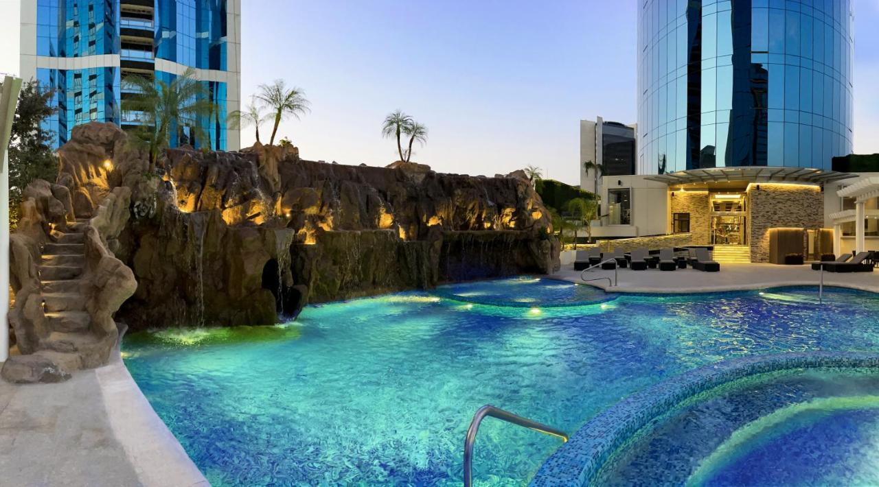 Safi Royal Luxury Metropolitan Hotel San Pedro Garza Garcia Eksteriør billede The pool at the Atlantis Paradise Island
