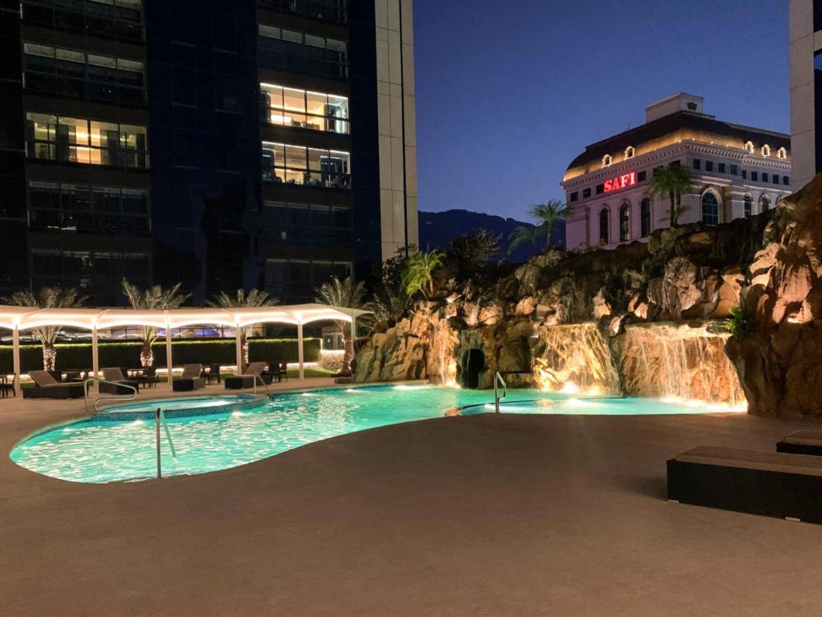 Safi Royal Luxury Metropolitan Hotel San Pedro Garza Garcia Eksteriør billede The pool at the Fontainebleau