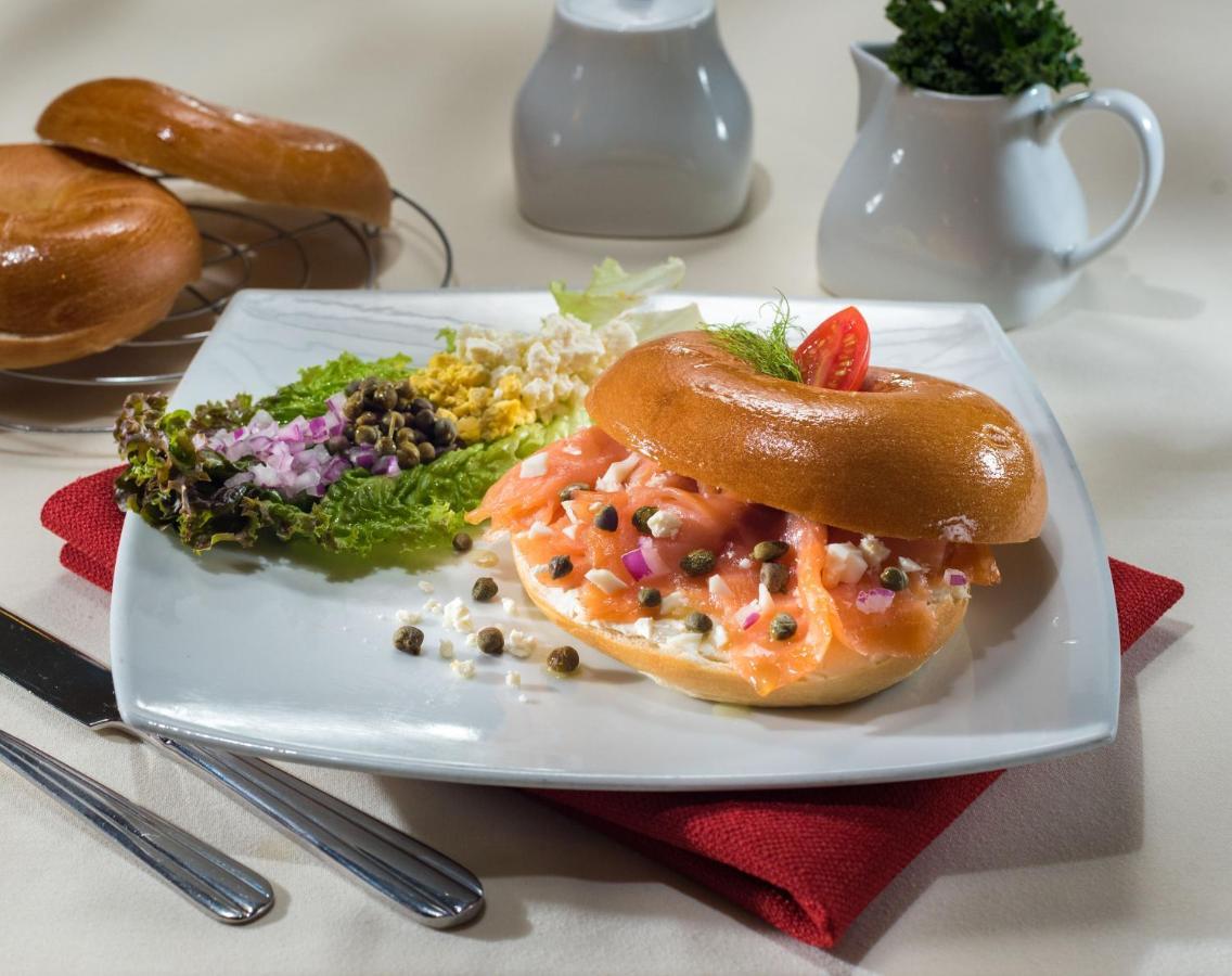 Safi Royal Luxury Metropolitan Hotel San Pedro Garza Garcia Eksteriør billede Salmon bagel
