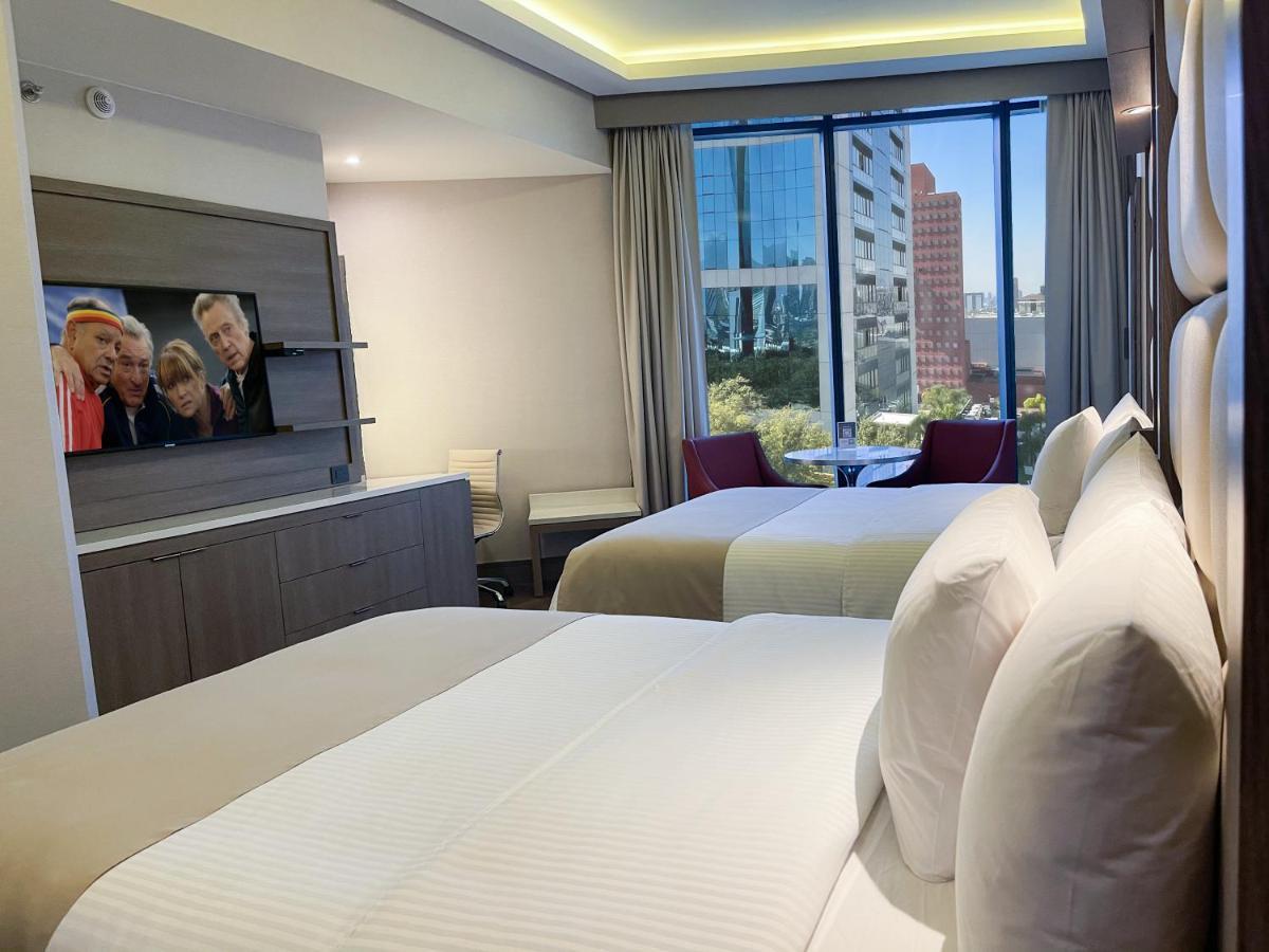 Safi Royal Luxury Metropolitan Hotel San Pedro Garza Garcia Eksteriør billede A room at the hotel