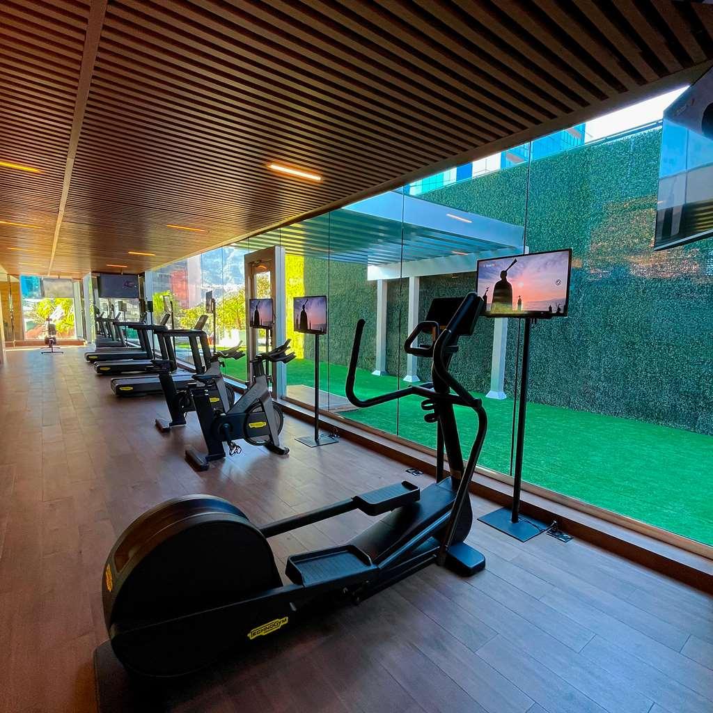 Safi Royal Luxury Metropolitan Hotel San Pedro Garza Garcia Faciliteter billede The gym at the hotel