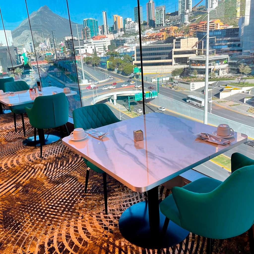 Safi Royal Luxury Metropolitan Hotel San Pedro Garza Garcia Restaurant billede Skyline Lounge at LAX
