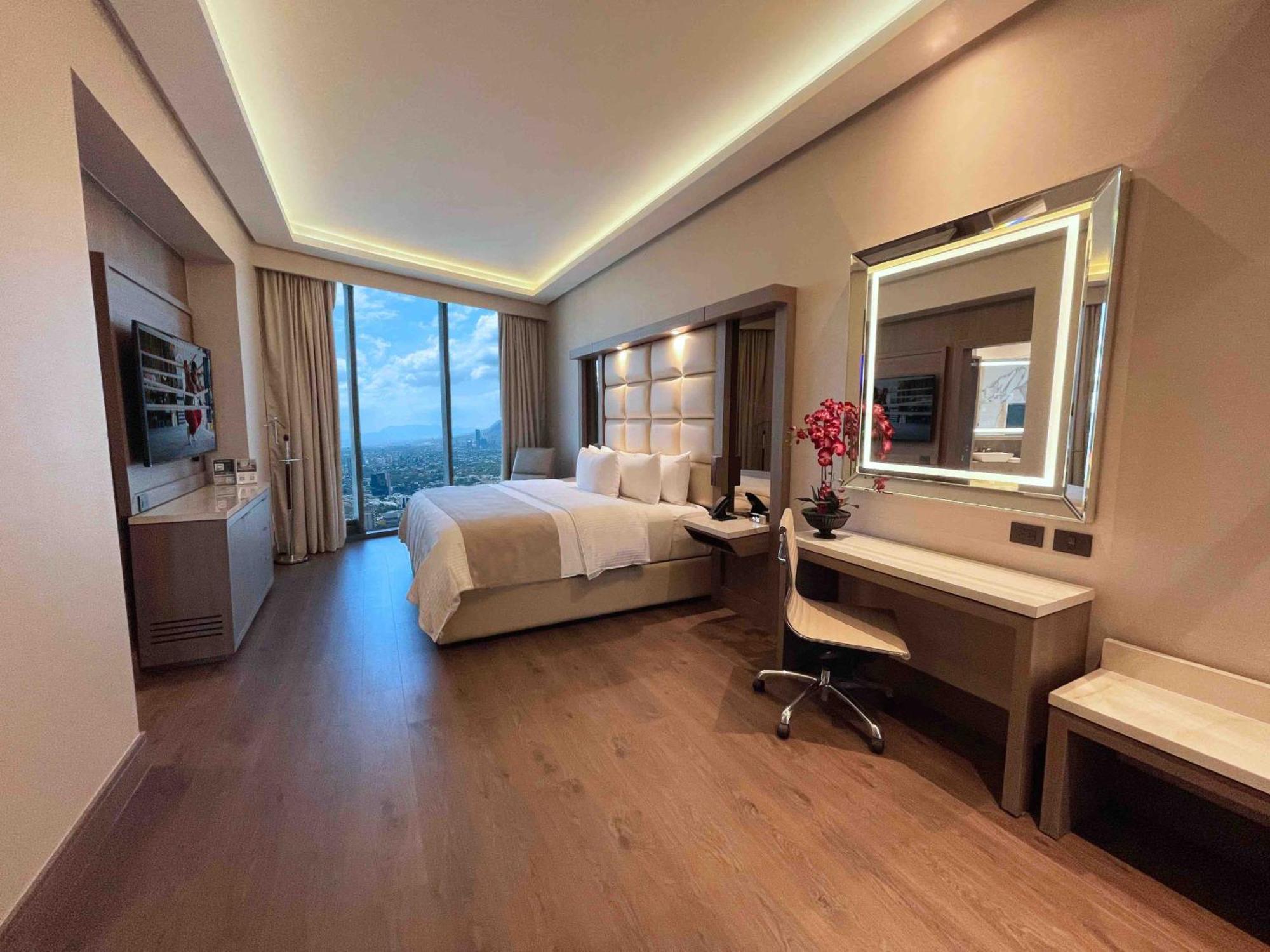 Safi Royal Luxury Metropolitan Hotel San Pedro Garza Garcia Eksteriør billede Deluxe room